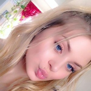 Meet your Posher, Caitlin